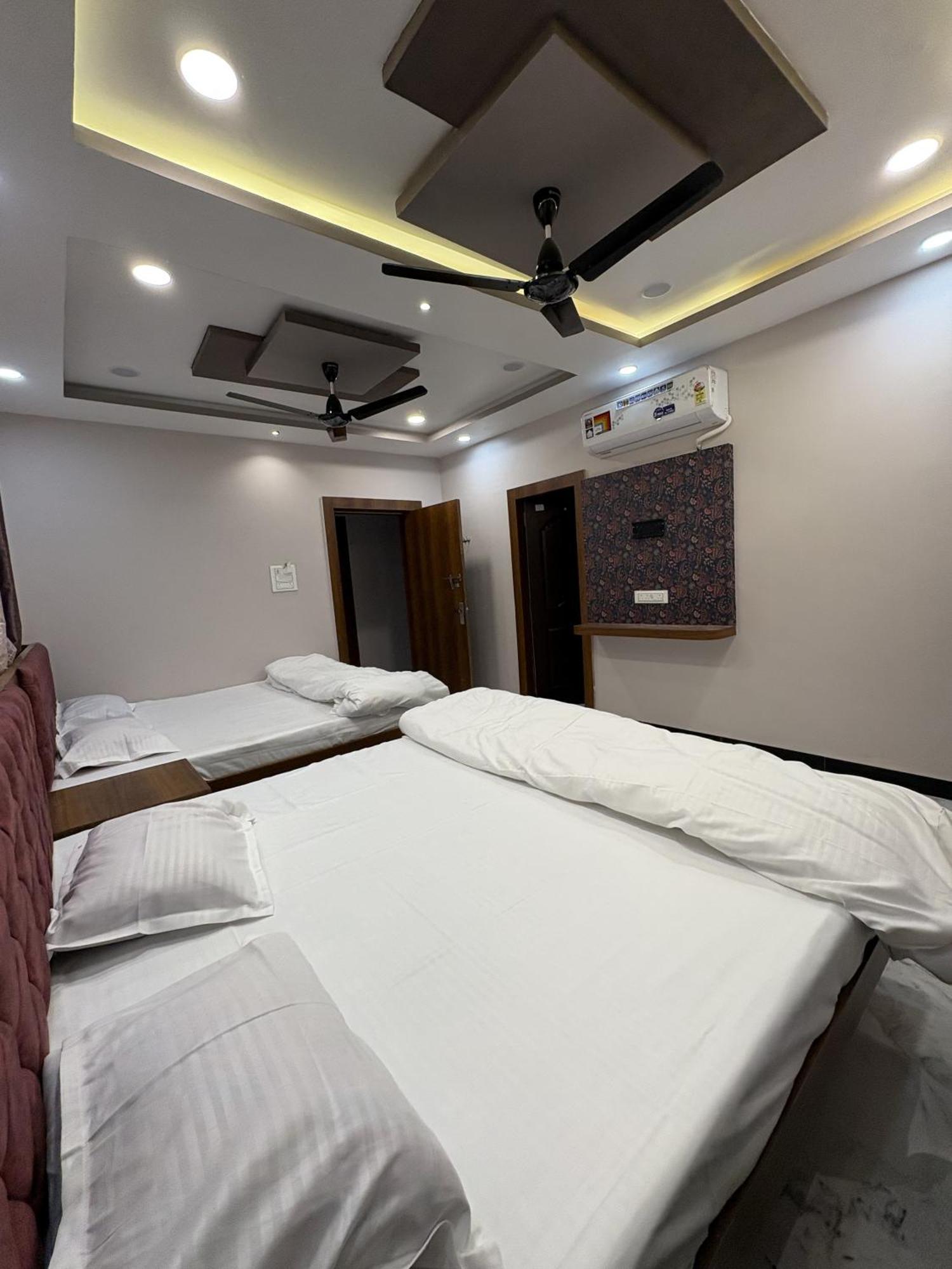 Shree Trilokeshwar Guest House 乌贾因 外观 照片